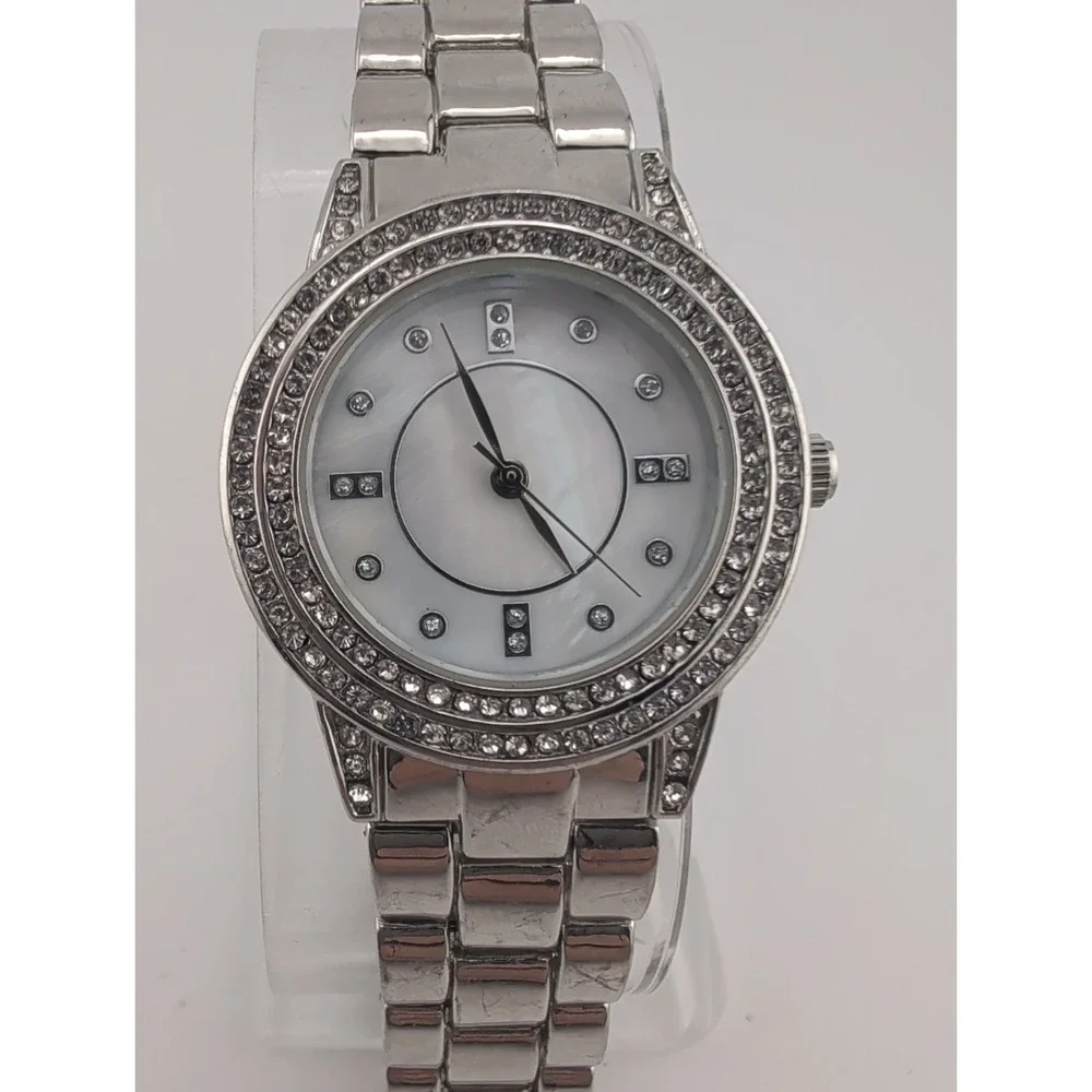 Time and Tru Women's Watch MOP Dial 30mm Case 7.5